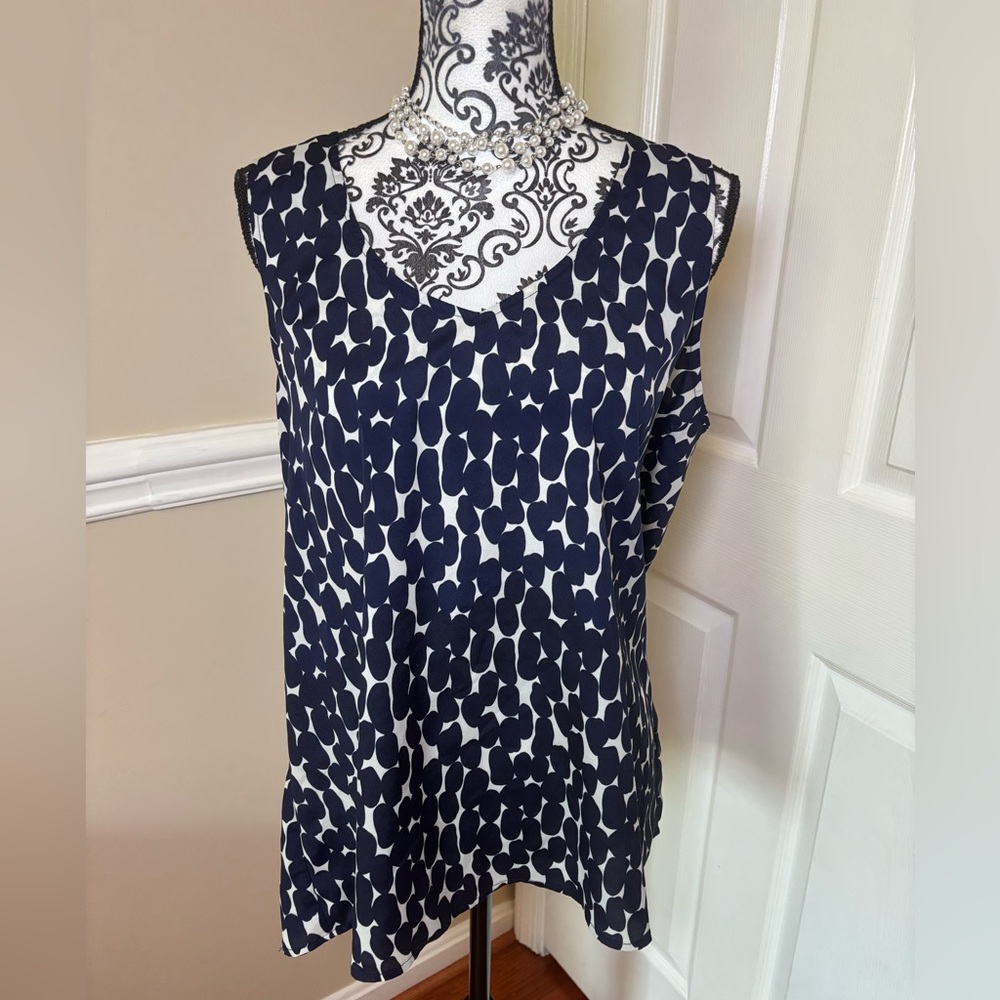 Eclair, women’s sleeveless Navy & cream Top, size XL